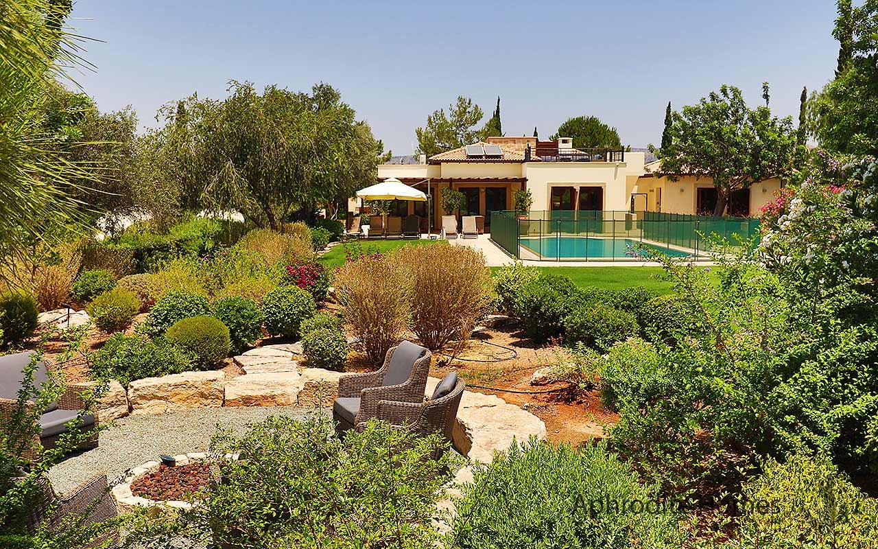 AH330V - 4-Bed Luxury Detached Villa