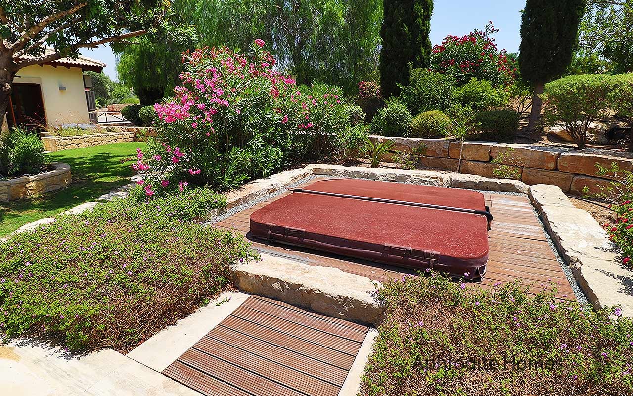 AH330V - 4-Bed Luxury Detached Villa