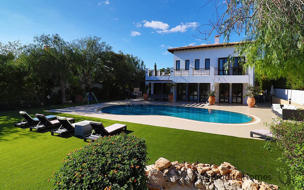 AH337V - 4-Bed Luxury Detached Villa