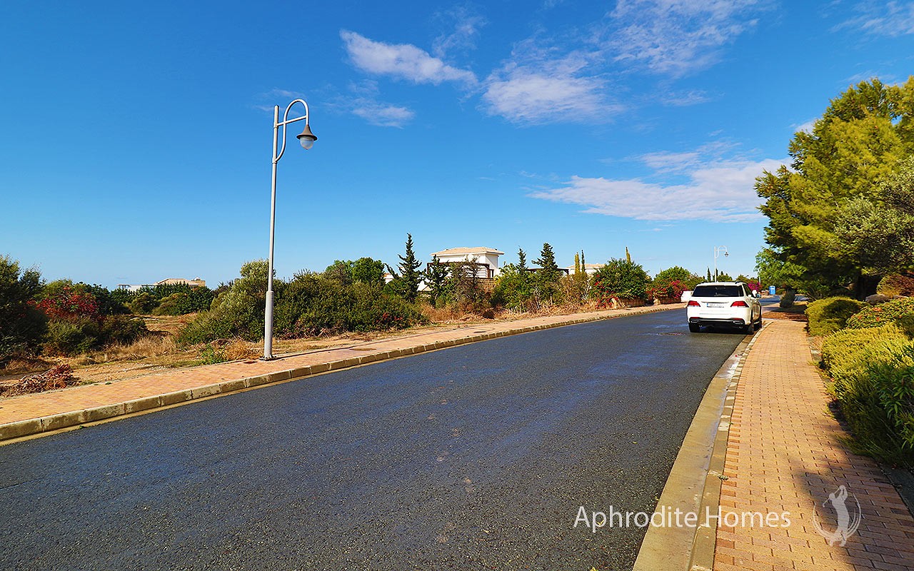 AH340V - Luxury Plot of Land