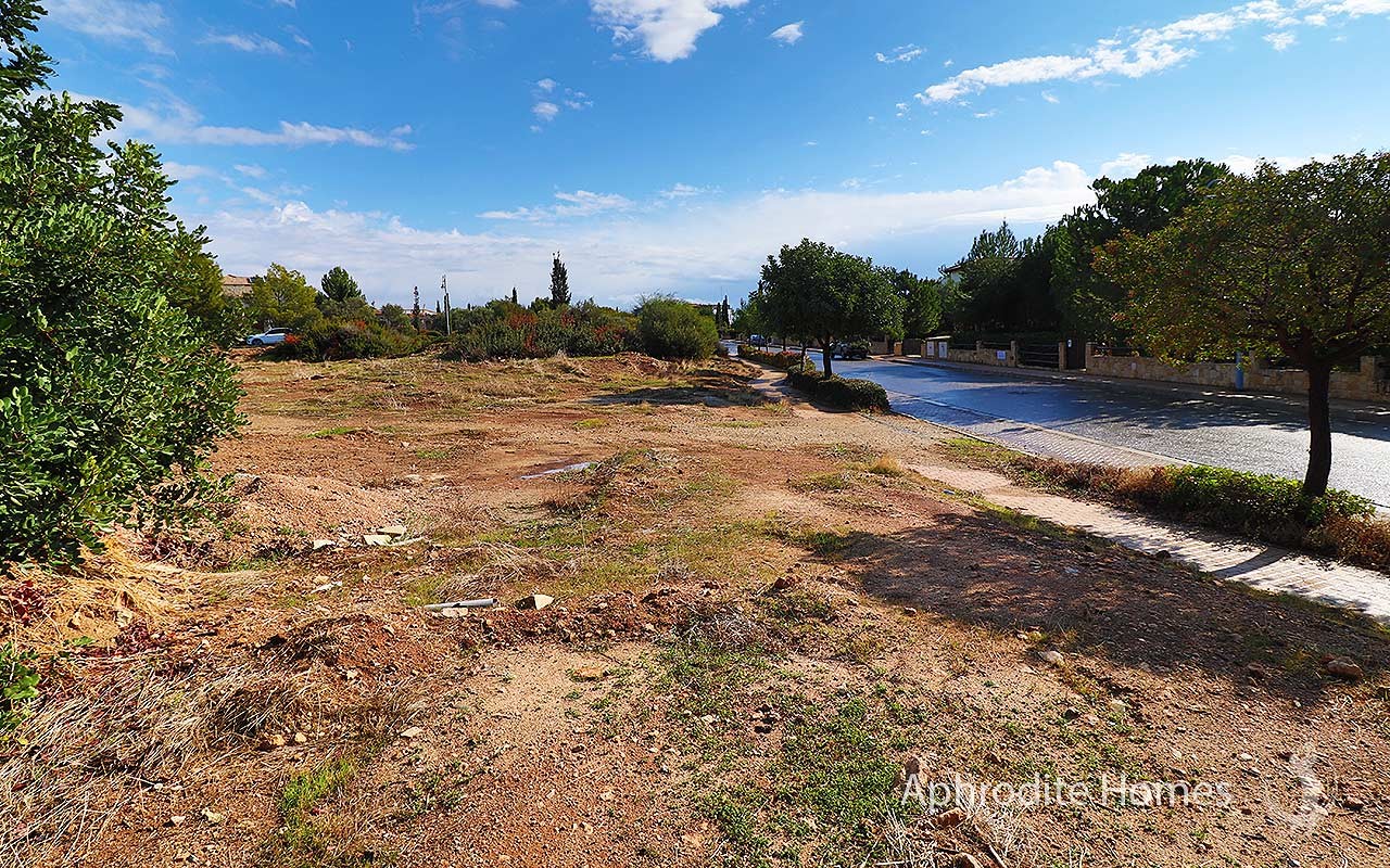 AH341V - Luxury Plot of Land