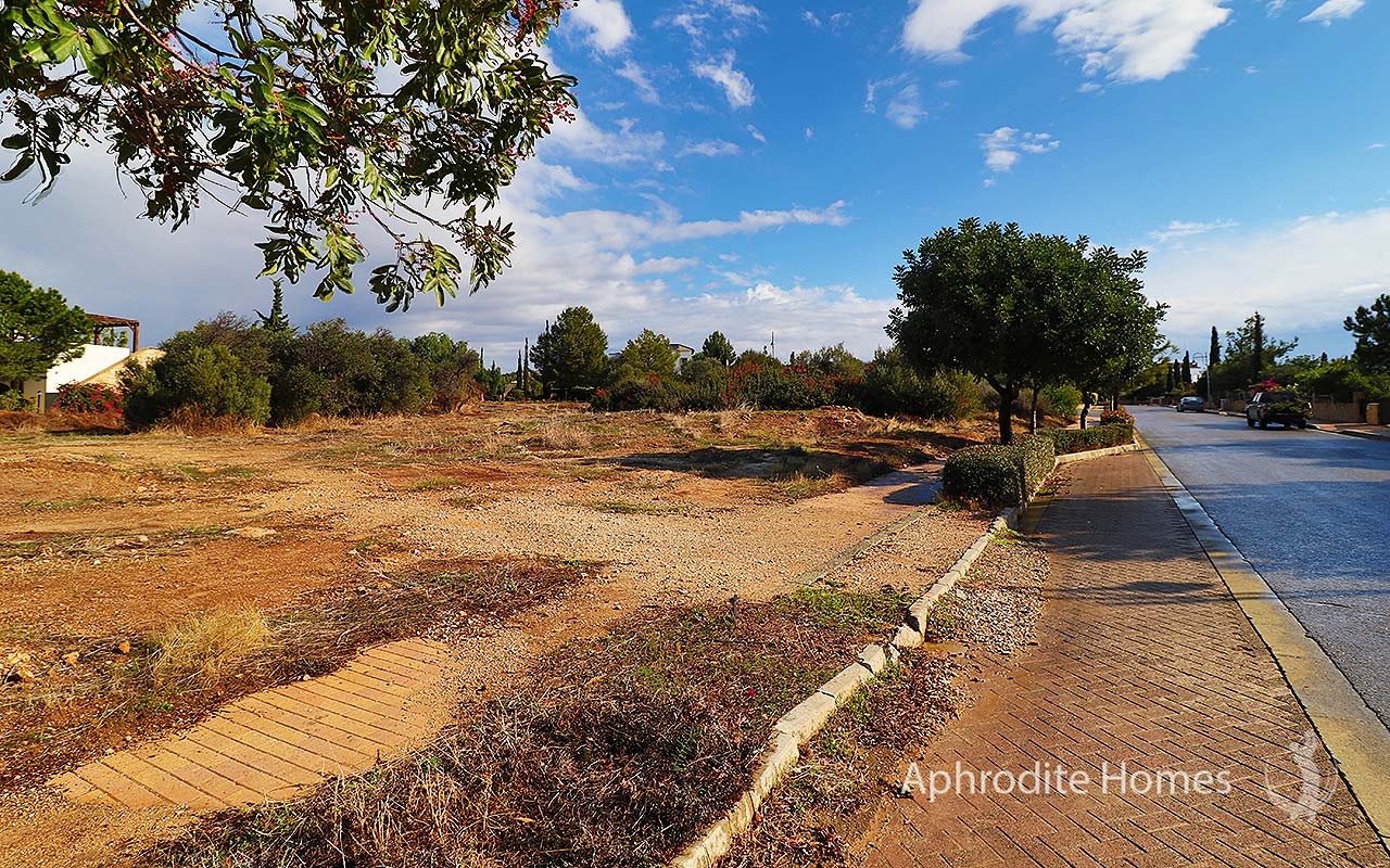 AH341V - Luxury Plot of Land