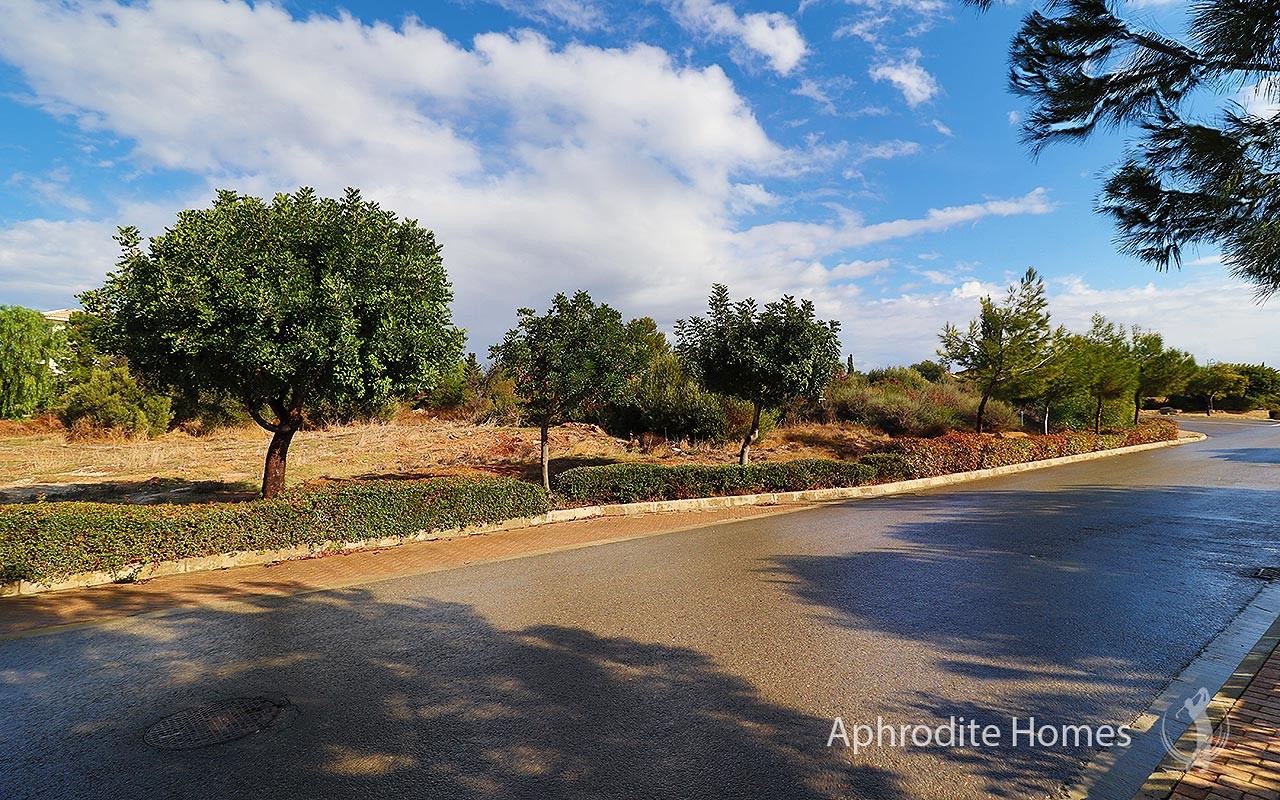 AH341V - Luxury Plot of Land