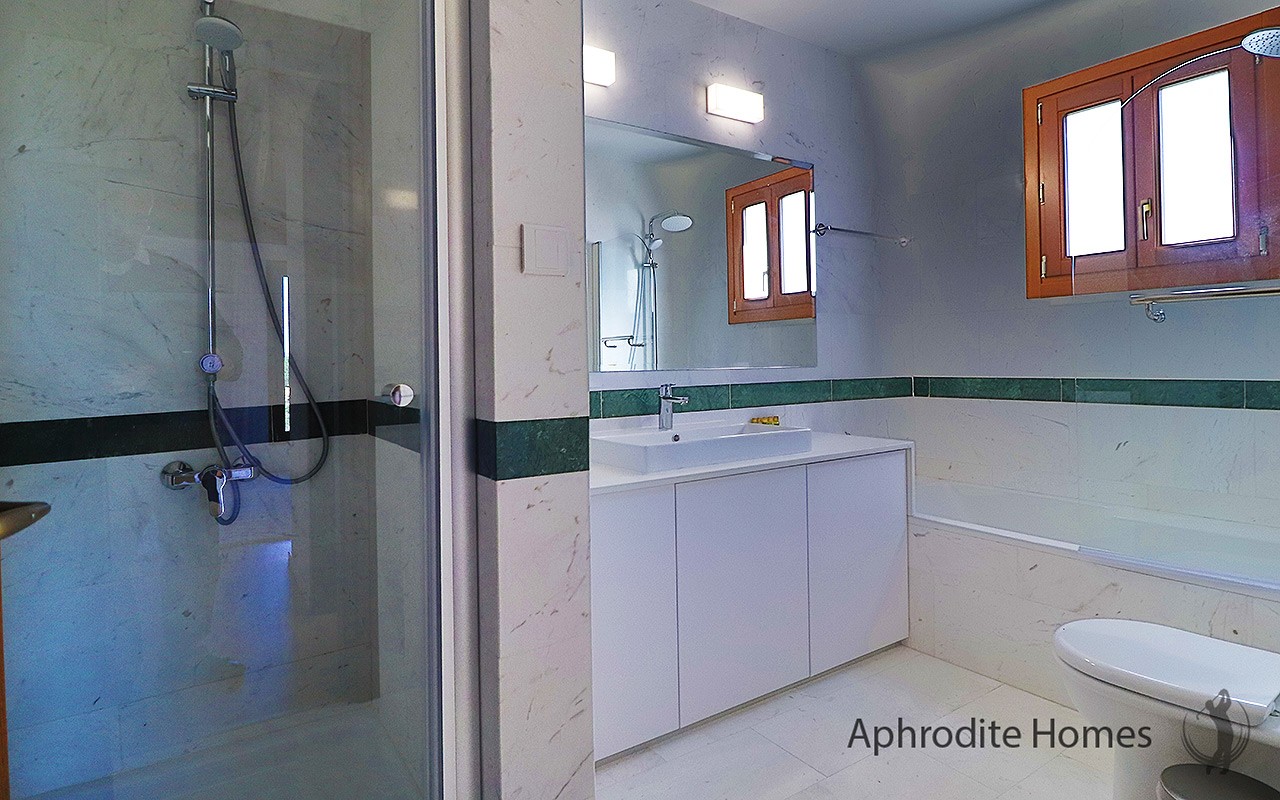 AH344V - 4-Bed Luxury Detached Villa