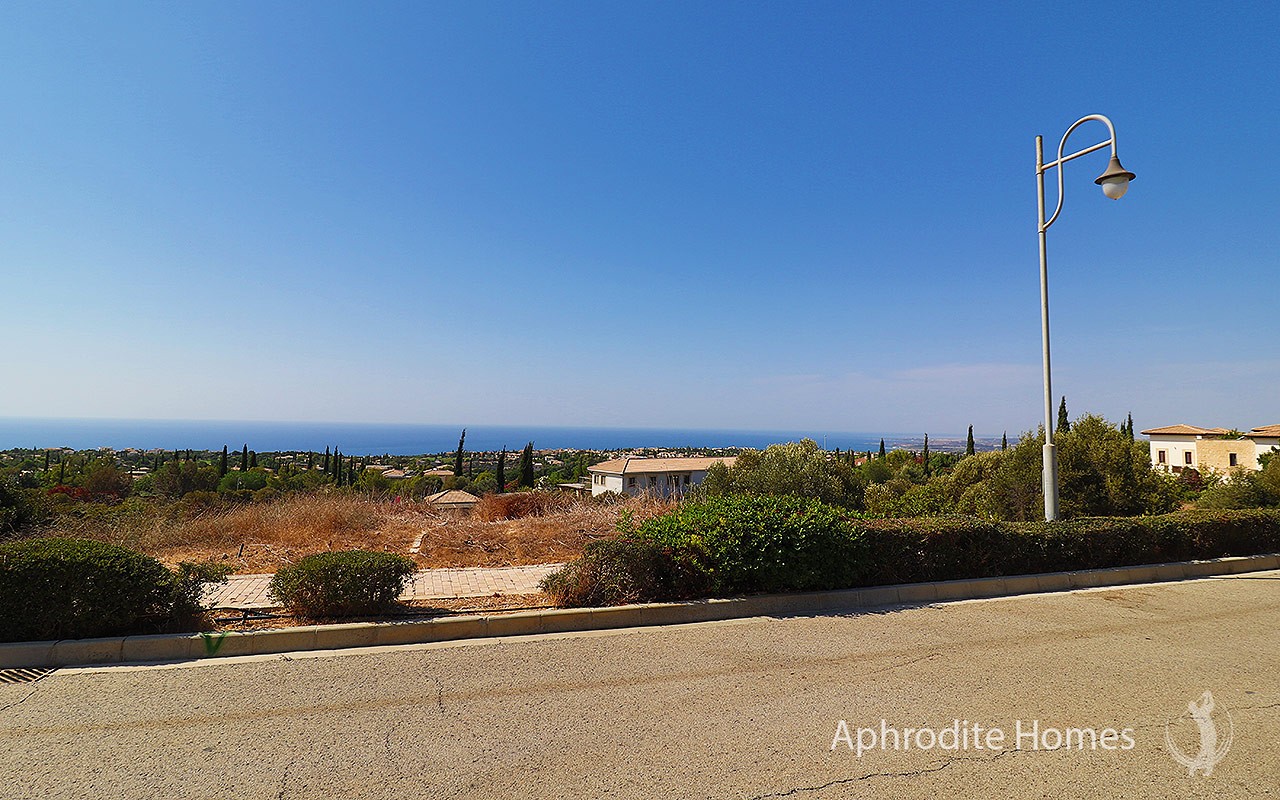 AH353V - Luxury Plot of Land