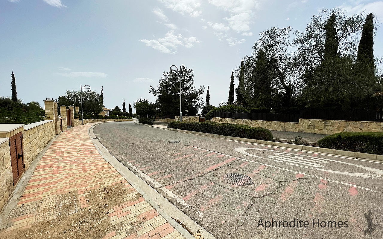 AH359V - Luxury Piece of Land