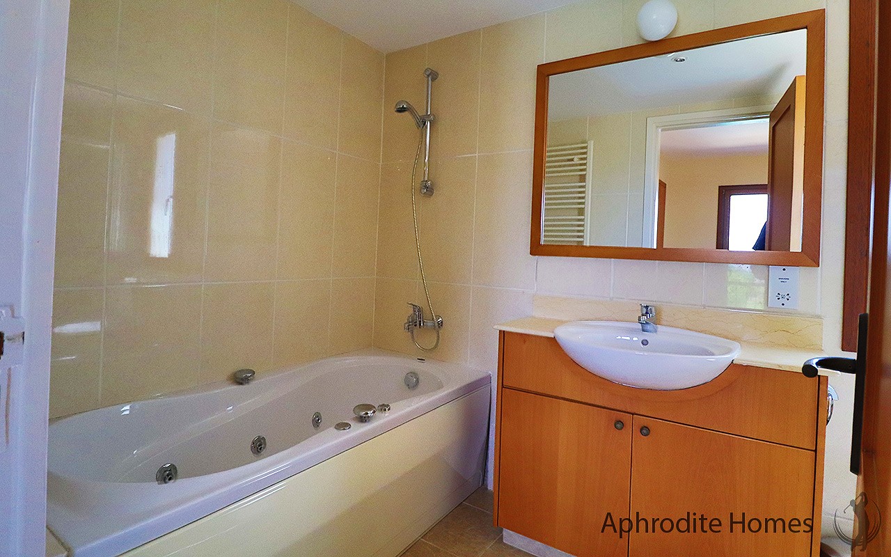 AH364V - 4-Bed Luxury Detached Villa