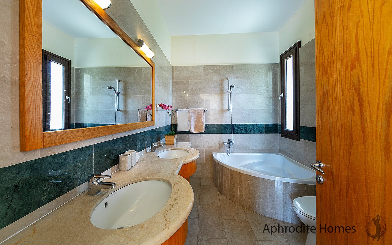 AH371V - 3-Bed Luxury Detached Villa