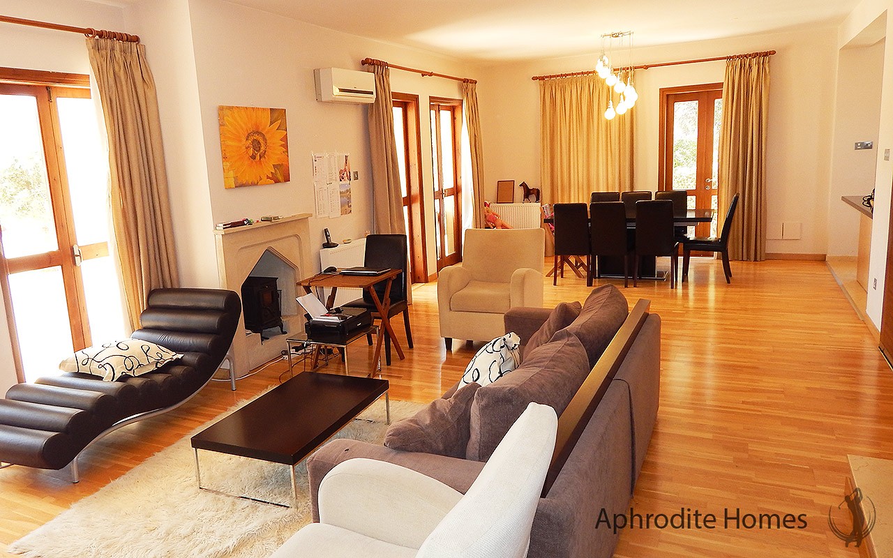 AH175V - 4-Bed Luxury Detached Villa