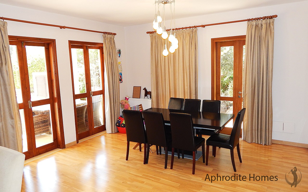 AH175V - 4-Bed Luxury Detached Villa