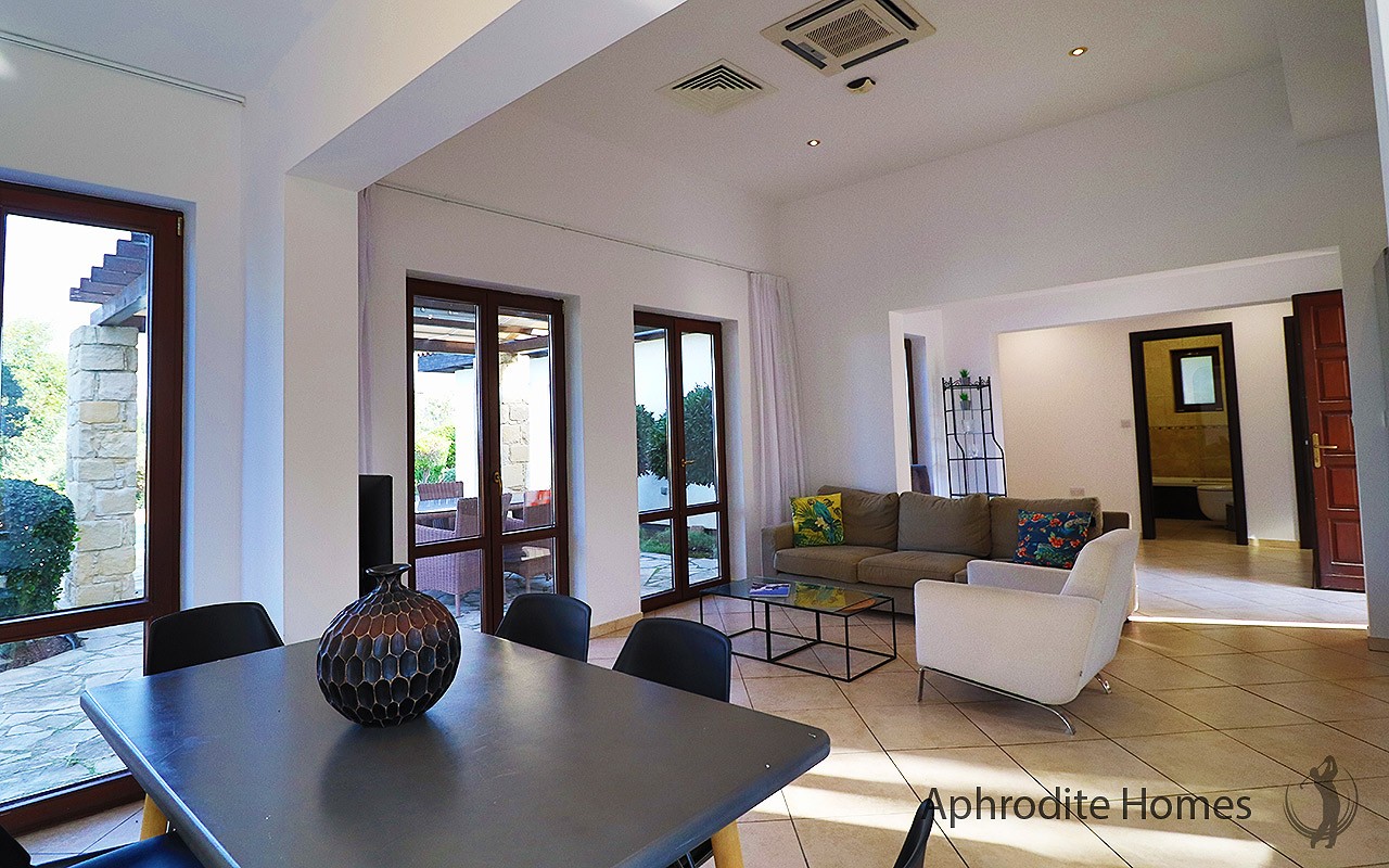 AH395V - 3-Bed Luxury Detached Villa