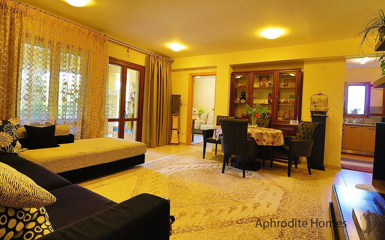 AH400P - 3-Bed Luxury Apartment