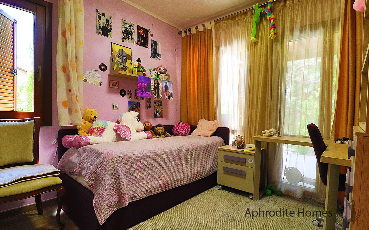 AH400P - 3-Bed Luxury Apartment