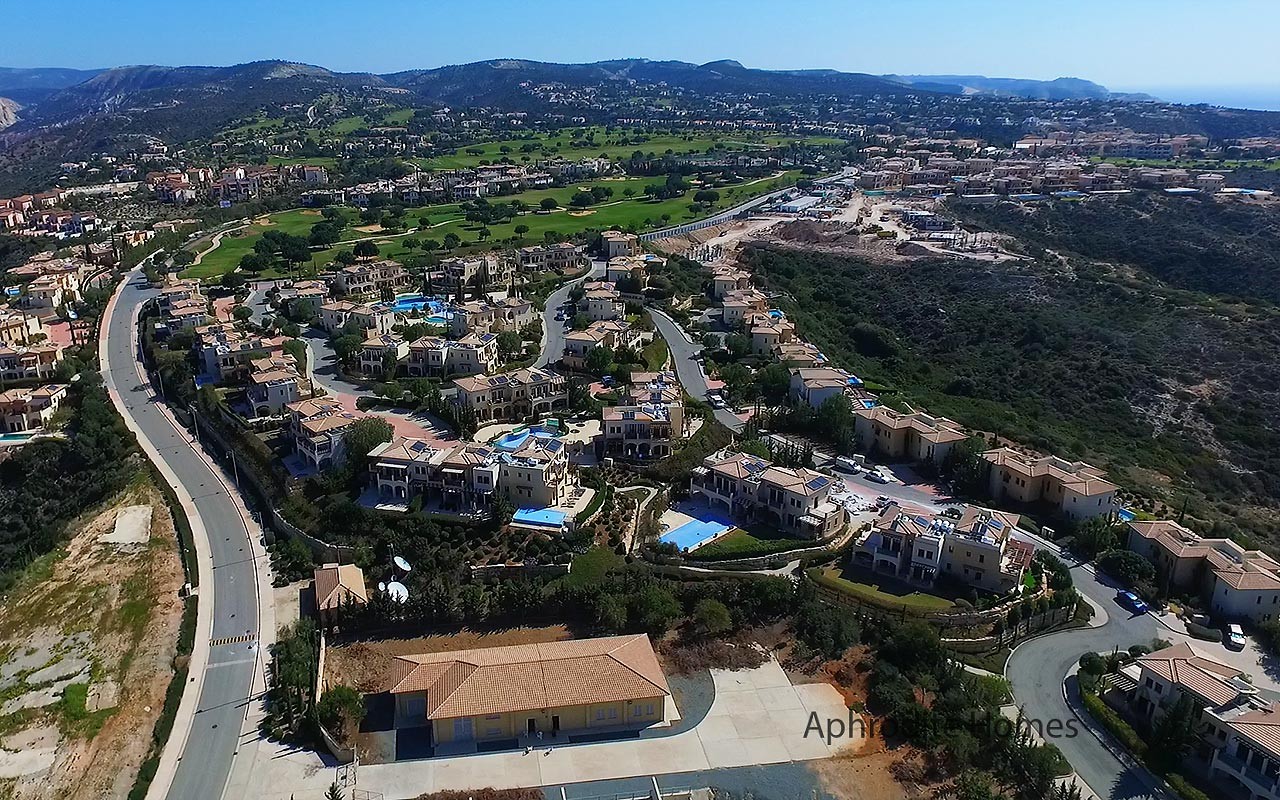 AH400P - 3-Bed Luxury Apartment