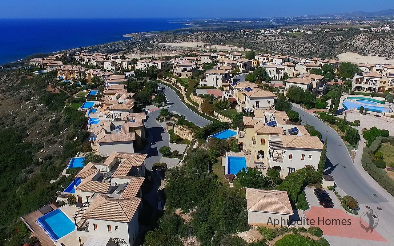 AH400P - 3-Bed Luxury Apartment