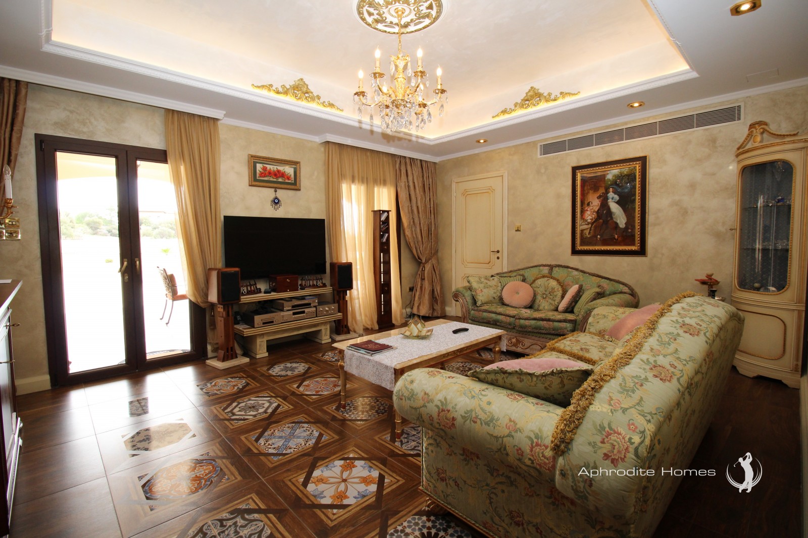 Villa For Sale  in  Aphrodite Hills