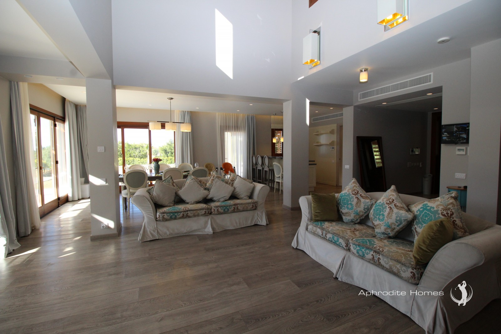 Villa For Sale  in  Aphrodite Hills