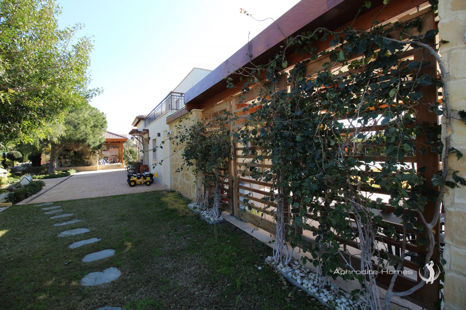 Villa For Sale  in  Aphrodite Hills