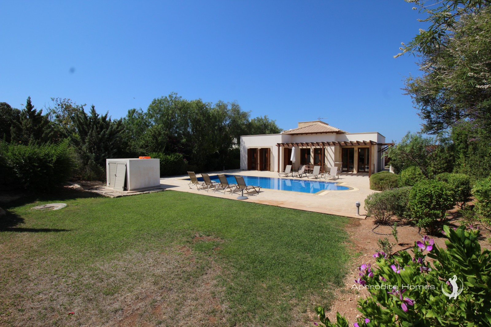 Villa For Sale  in  Aphrodite Hills