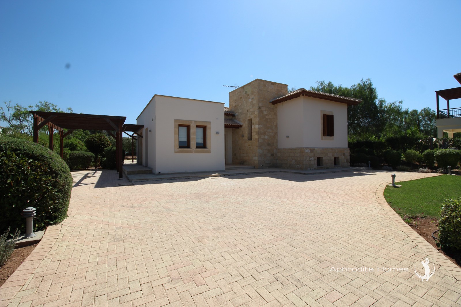 Villa For Sale  in  Aphrodite Hills