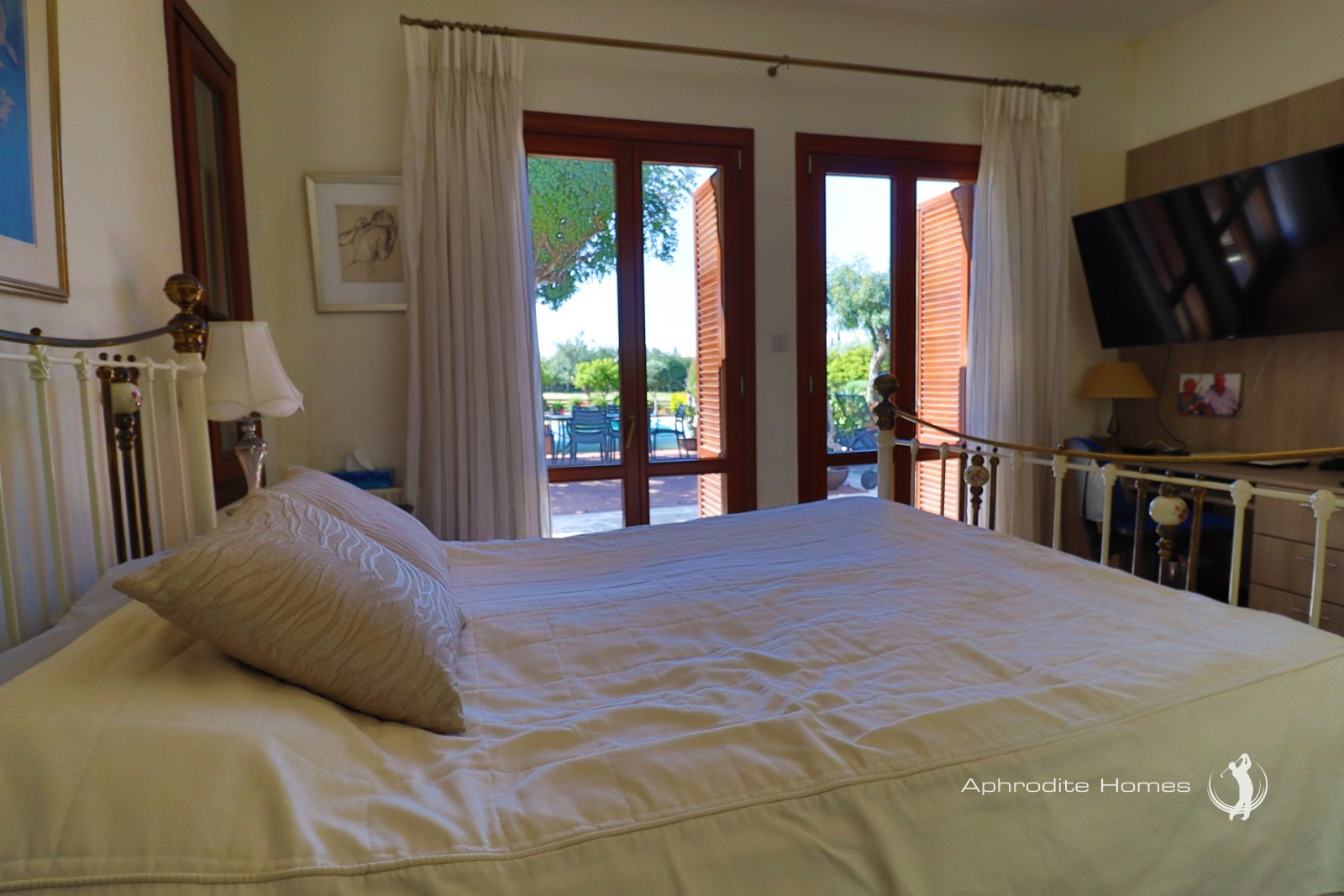 Villa For Sale  in  Aphrodite Hills