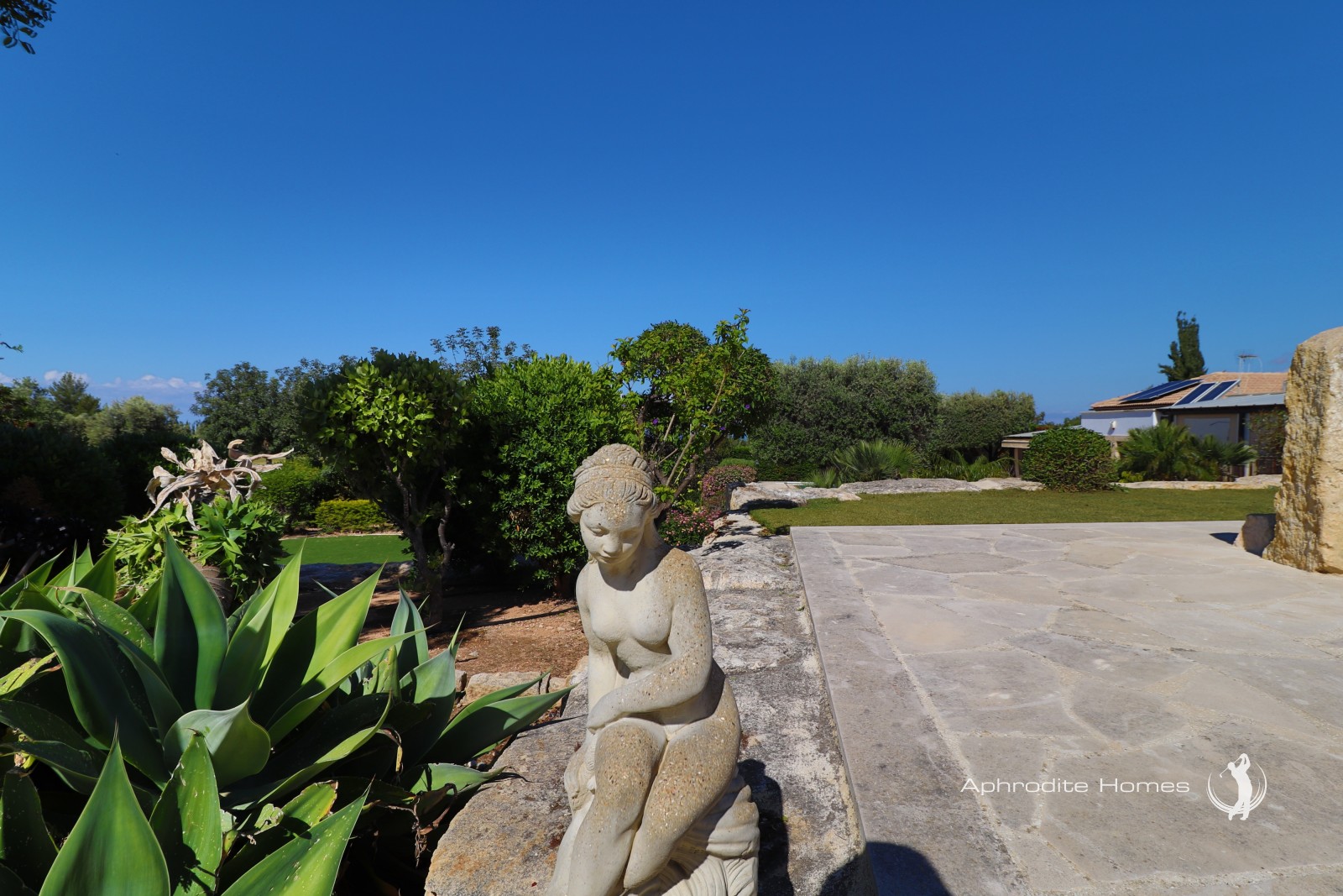 Villa For Sale  in  Aphrodite Hills