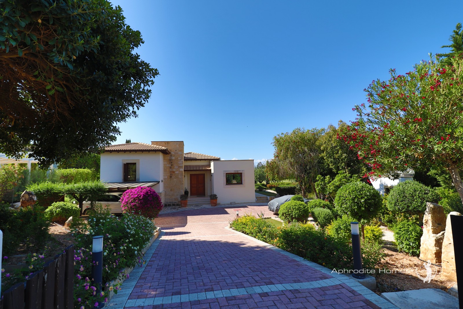 Villa For Sale  in  Aphrodite Hills