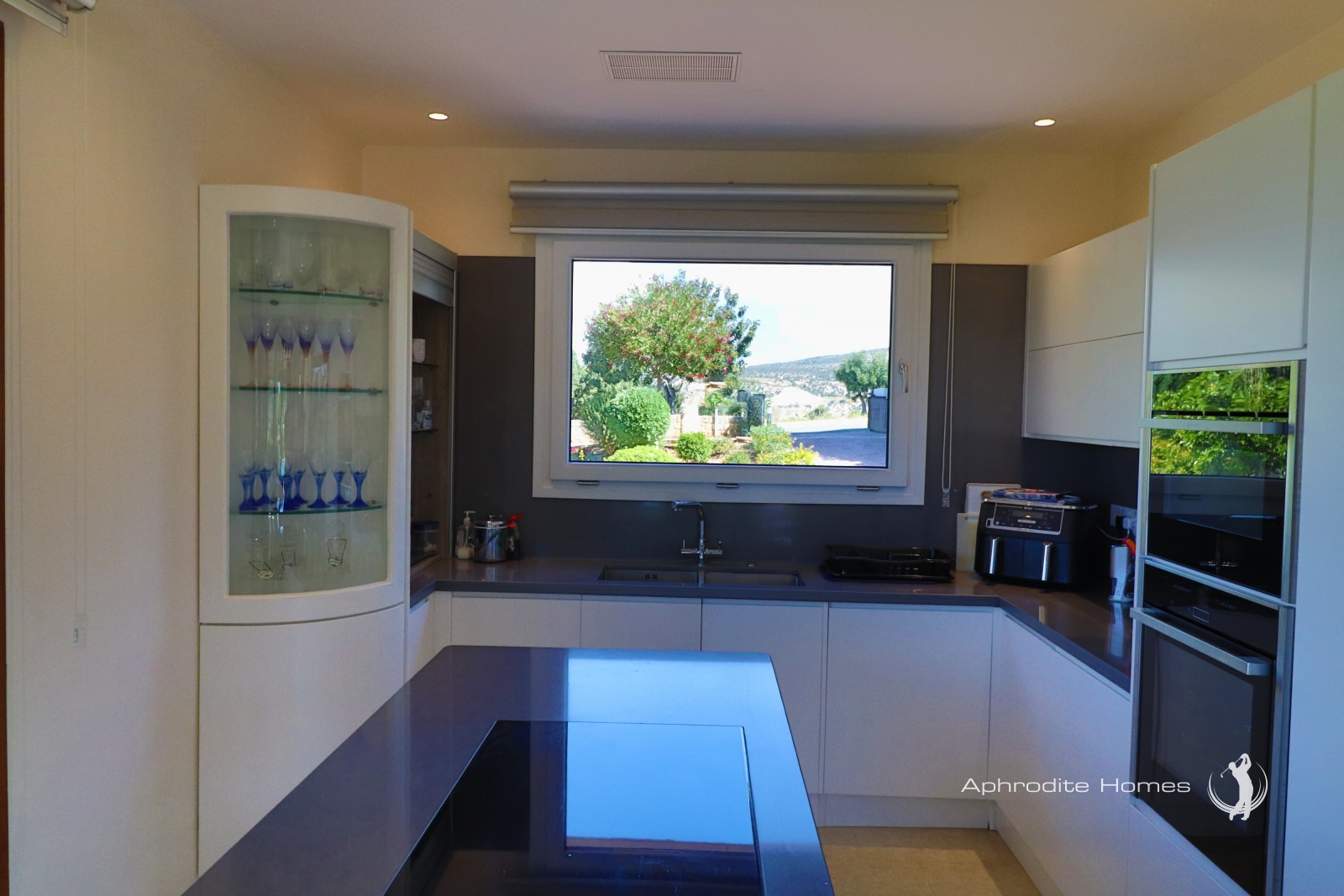 Villa For Sale  in  Aphrodite Hills